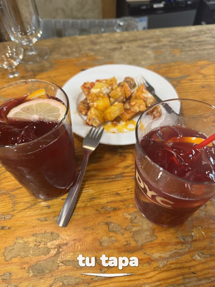 Patatas con carne en Taberna del Olivo