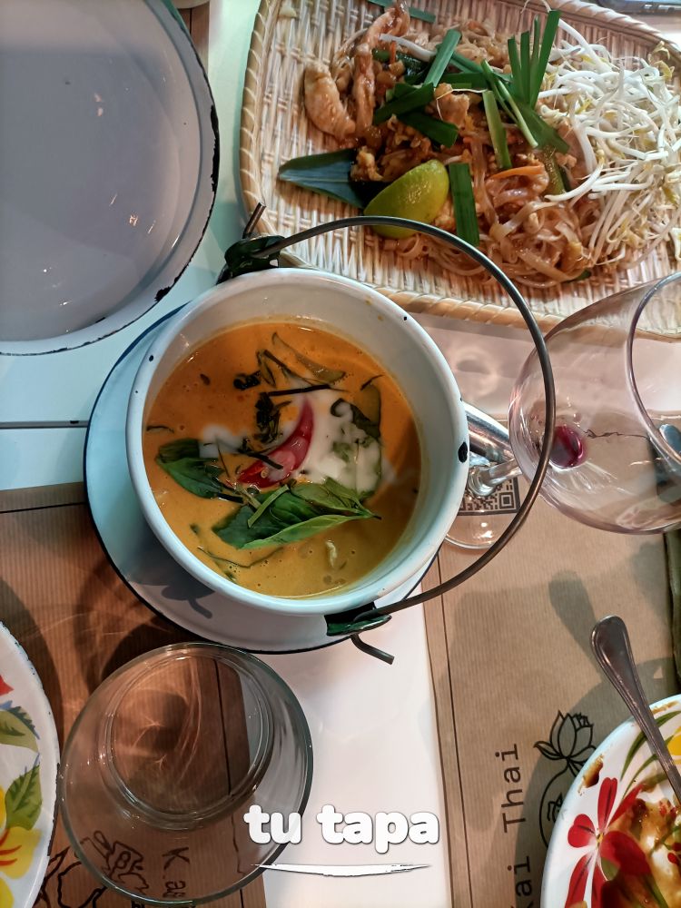 Curry rojo con pollo en Kai Thai