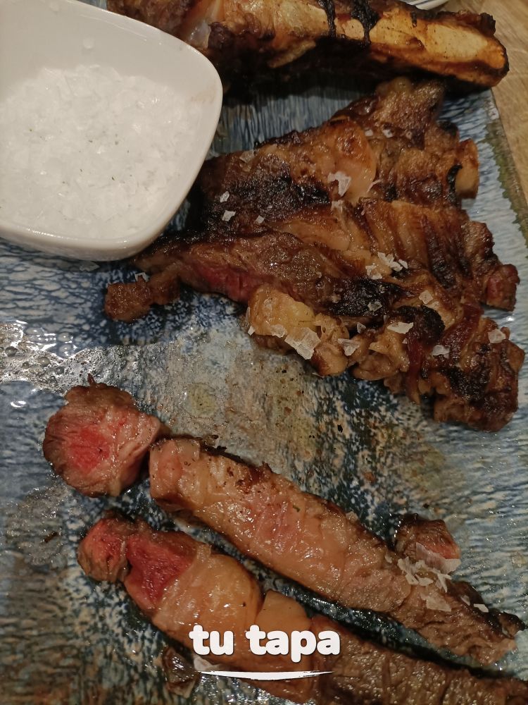 Chuletón de buey trinchado en Alameda