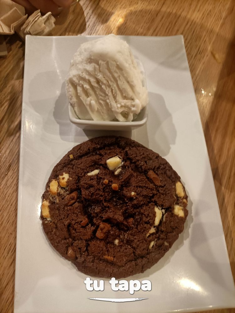 Galleta caliente con helado en Bar La Caña de Gonzalo