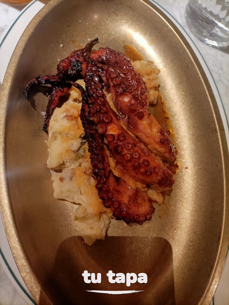 Pulpo de roca a la brasa en Los Gabrieles
