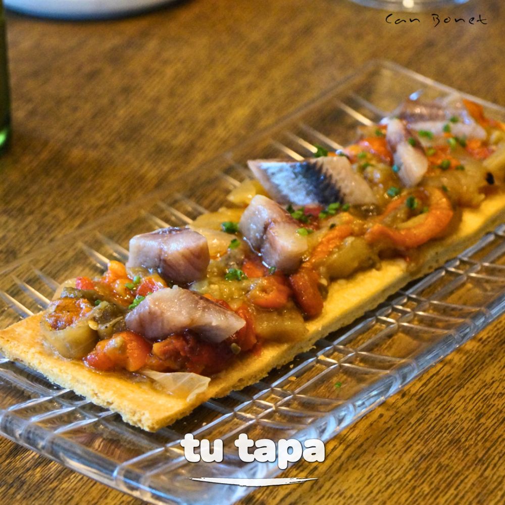 Coca de trempó con escalivada y sardina ahumada en Sa Brisa Madrid